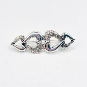 Elegant Silver Open Heart Textured Brooch